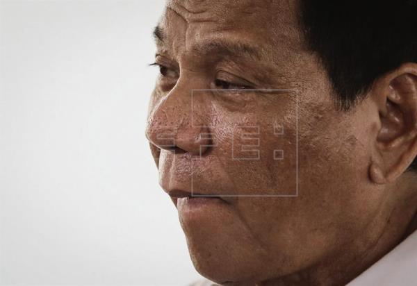 Duterte dice no quiere seguir peleándose con EEUU tras la elección de Trump